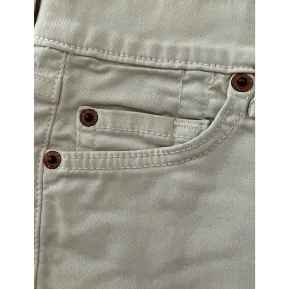 7 For All Mankind - woman’s jean cut-off shorts- Used in good condition, size 26 - Picture 3 of 9